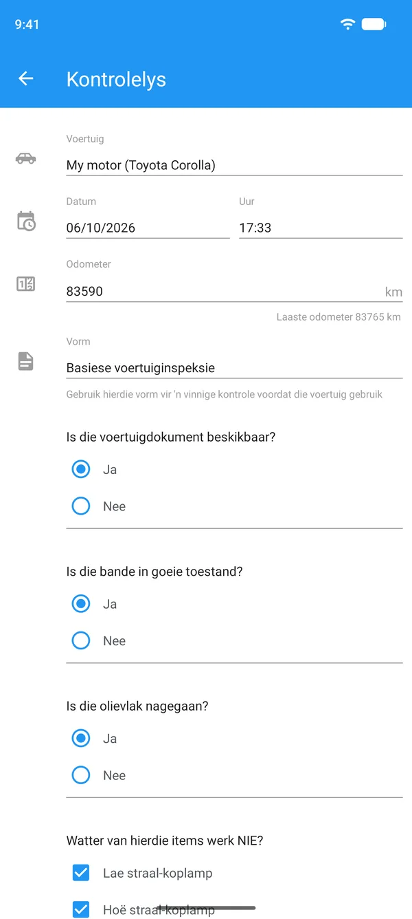 Voertuigkontrolelys op 'n foon ingevul, met voertuig, kilometertellerlesing en ja- of nee-antwoorde