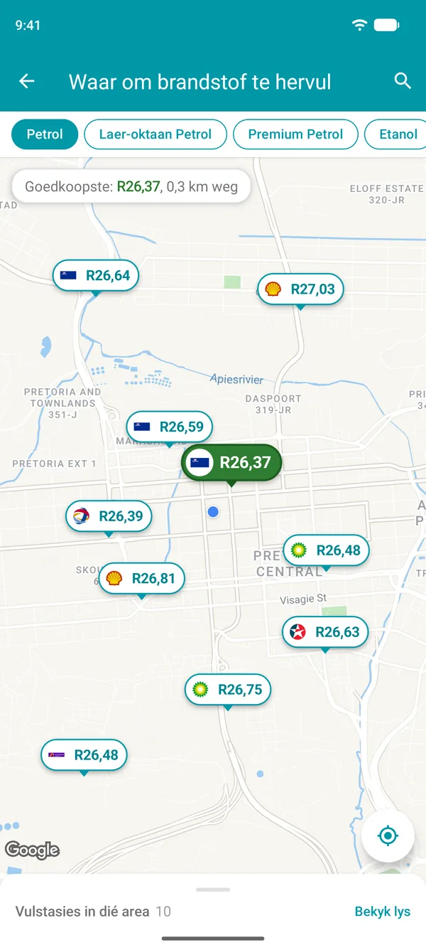 Kaart in die Drivvo-app met die petrolprys by elke vulstasie naby jou en die goedkoopste een in groen