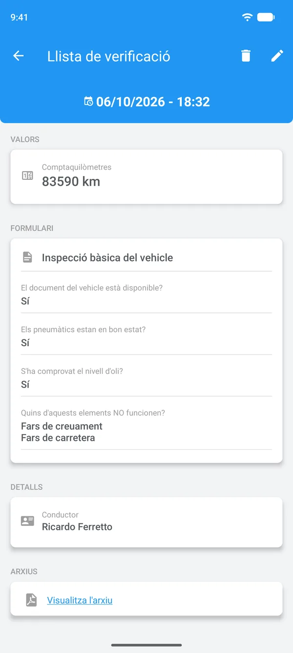 Llista de verificació completada a Drivvo, amb les respostes, el conductor i el fitxer adjunt