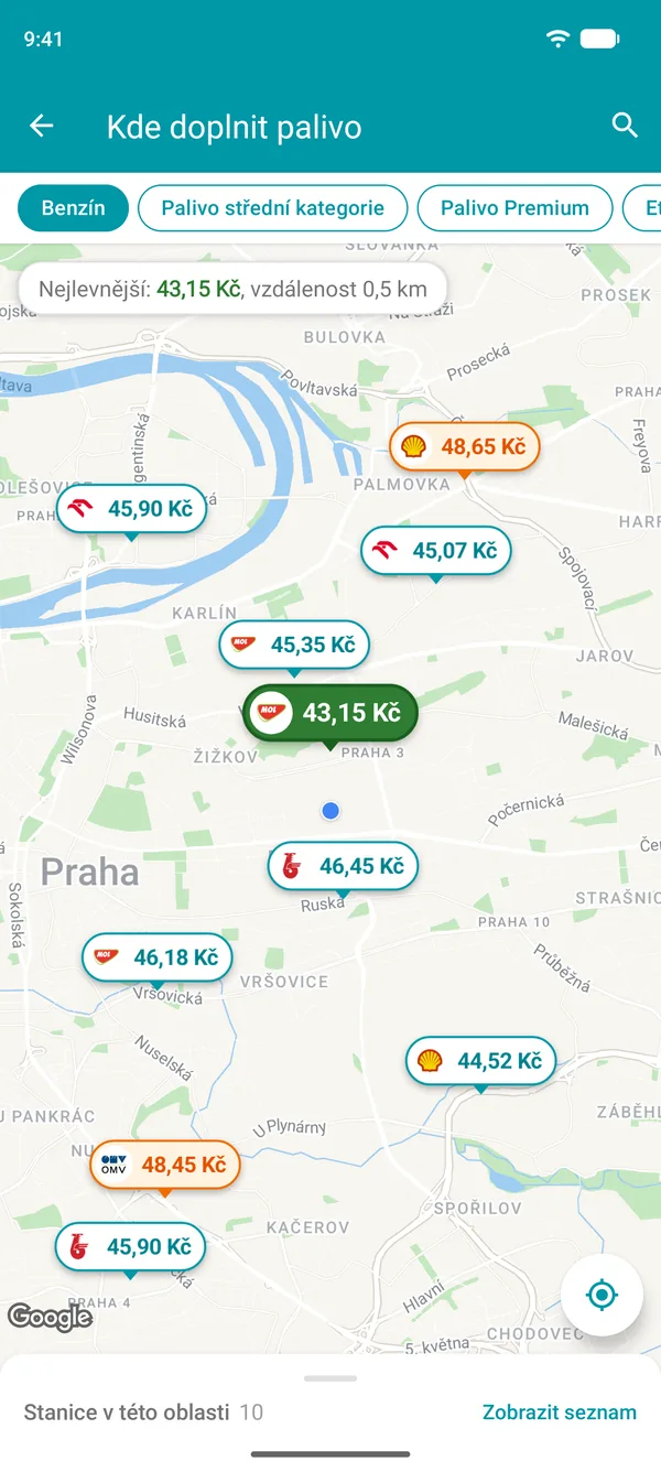 Mapa v aplikaci Drivvo s cenou benzinu u každé čerpací stanice v okolí, nejlevnější je označená zeleně