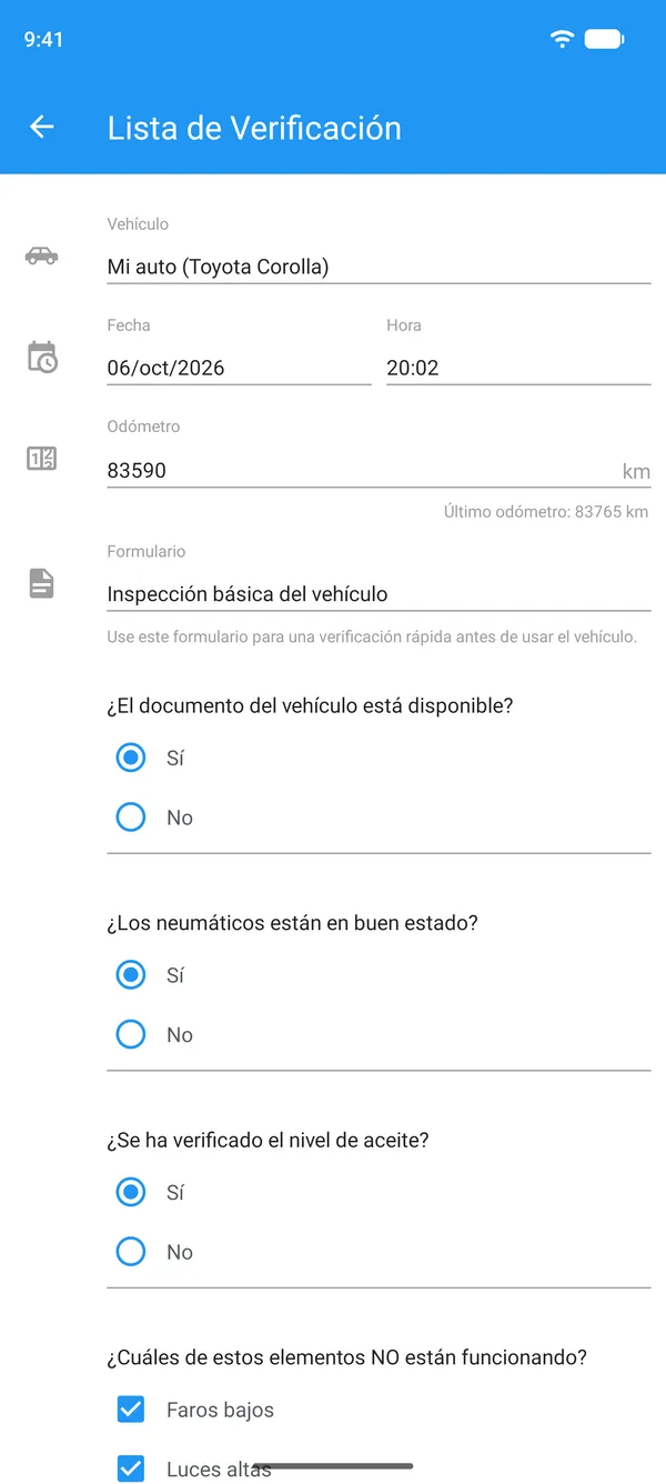 Lista de verificación del vehículo completada en un teléfono, con vehículo, odómetro y respuestas de sí o no