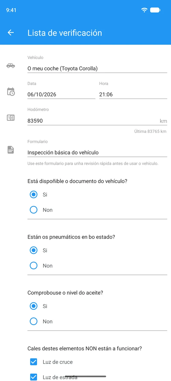 Lista de verificación do vehículo completada nun móbil, co vehículo, o hodómetro e respostas de si ou non