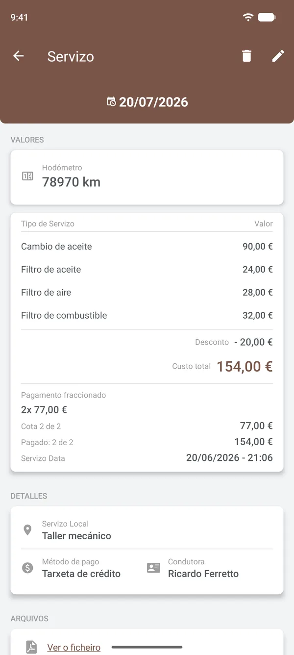 Detalles dun servizo cos elementos, desconto, pagamentos a prazos, lugar e condutor