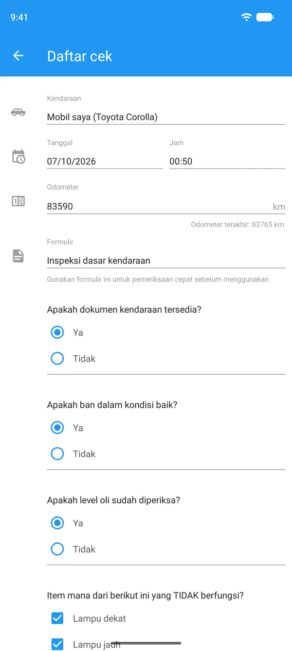 Daftar periksa kendaraan yang diisi di ponsel, dengan kendaraan, angka odometer, dan jawaban ya atau tidak