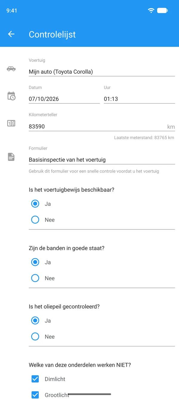 Voertuigchecklist ingevuld op een telefoon, met voertuig, kilometerstand en ja- of nee-antwoorden