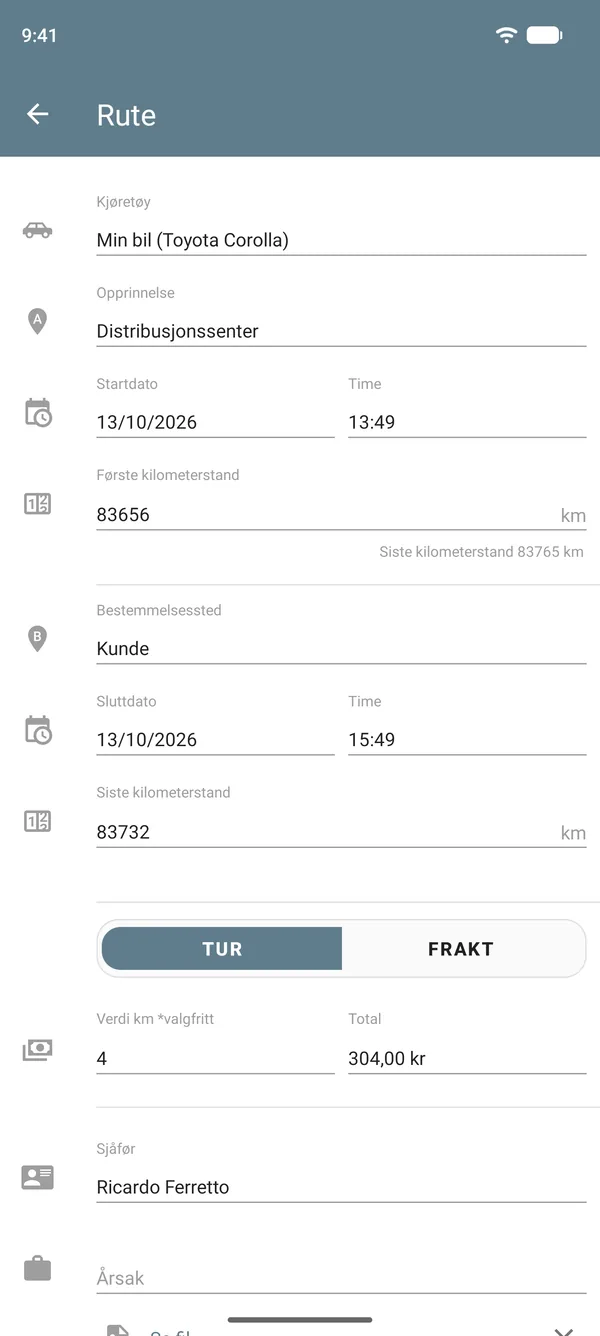 Registrering av tur med startsted, destinasjon, kilometertellerstander, sats per avstandsenhet og totalsum