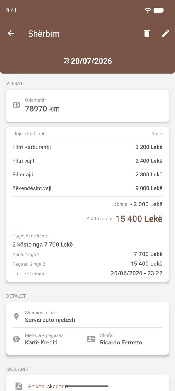 Detajet e një shërbimi me artikujt, zbritjen, këstet, vendndodhjen dhe shoferin